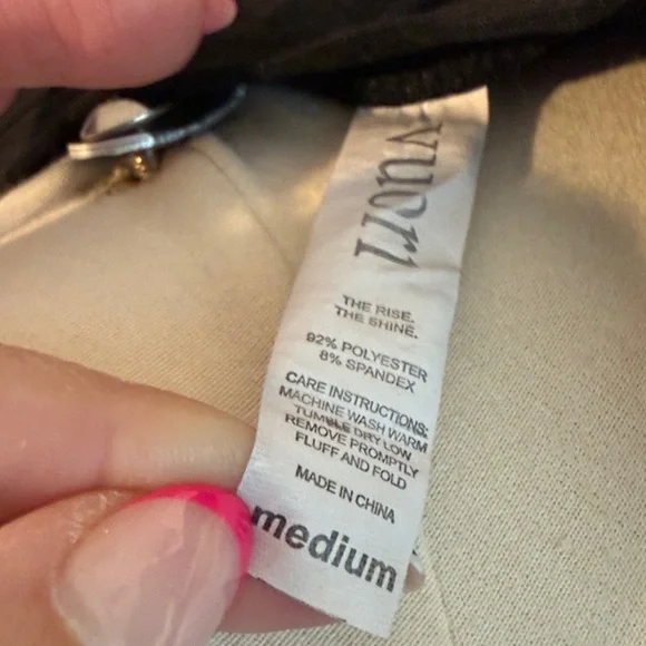 Vuori Black Women's Tank Top - Picture 2 of 5